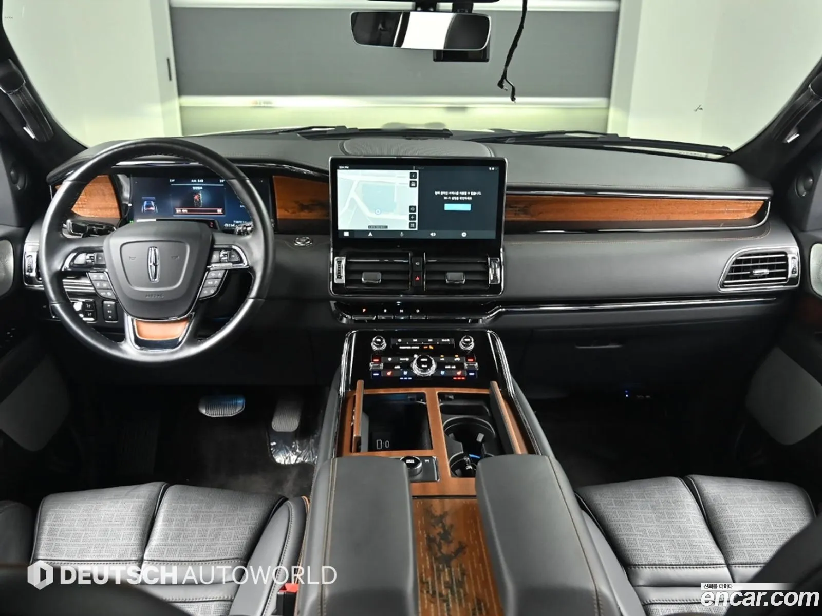 Lincoln Navigator 2023 — 14
