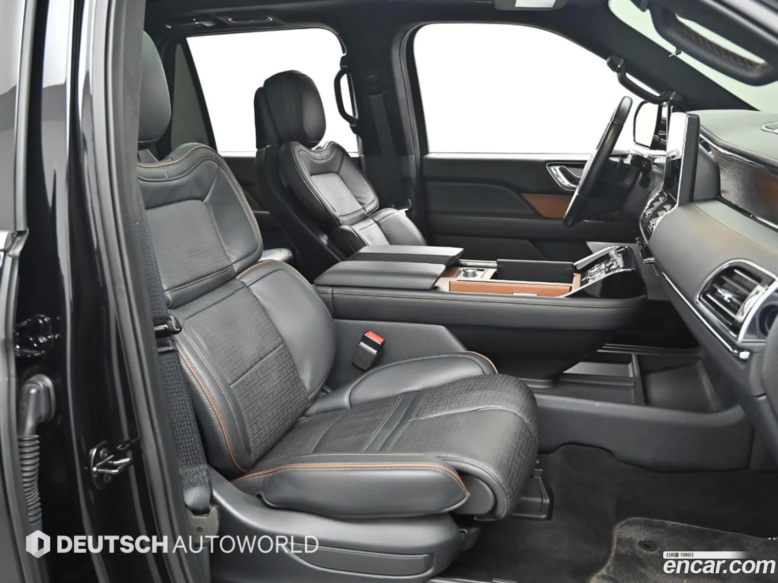 Lincoln Navigator 2023 — 11