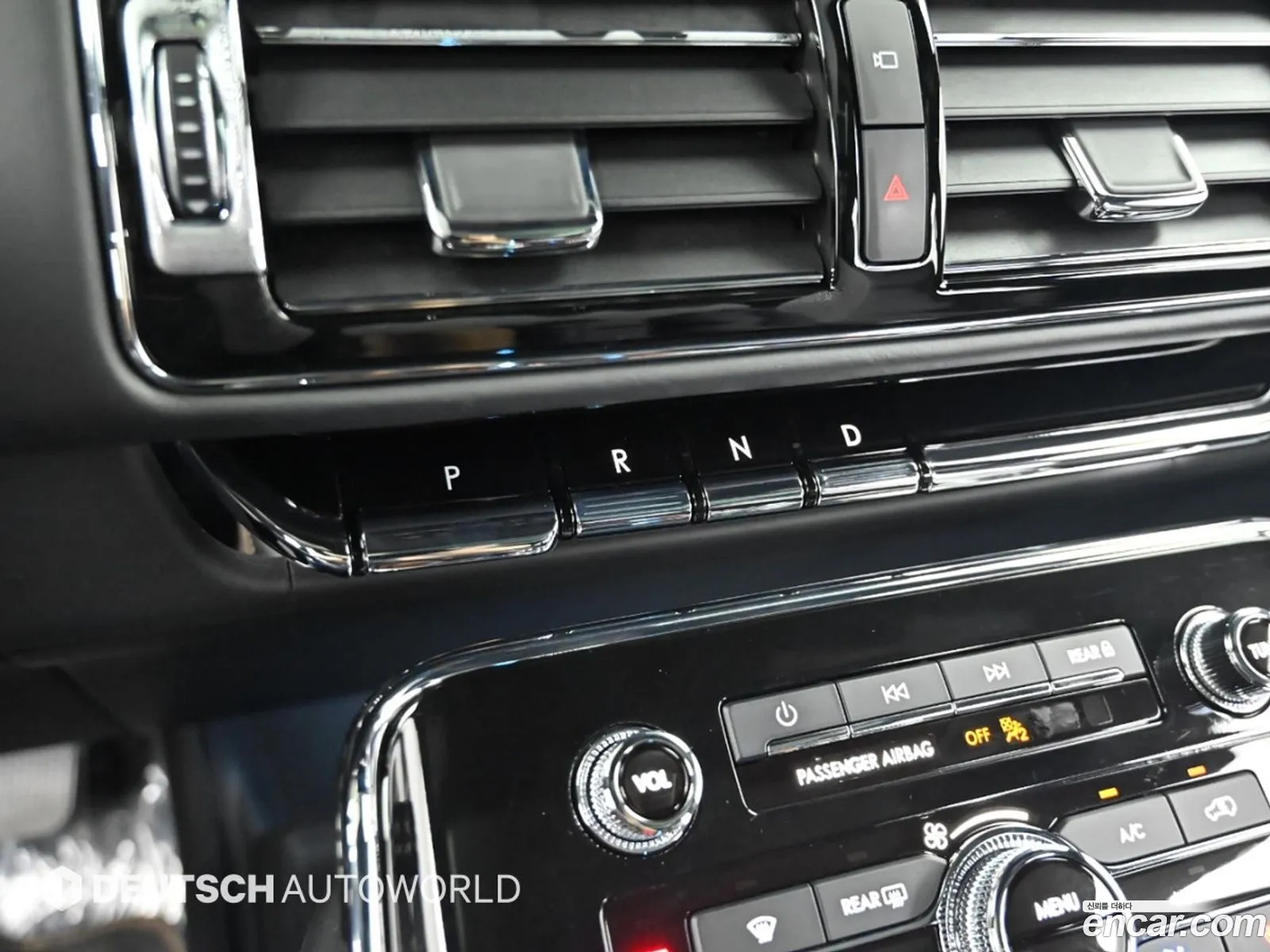 Lincoln Navigator 2023 — 3