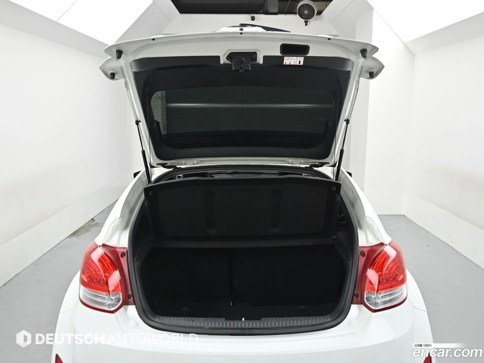 Hyundai Veloster 2011 — 18