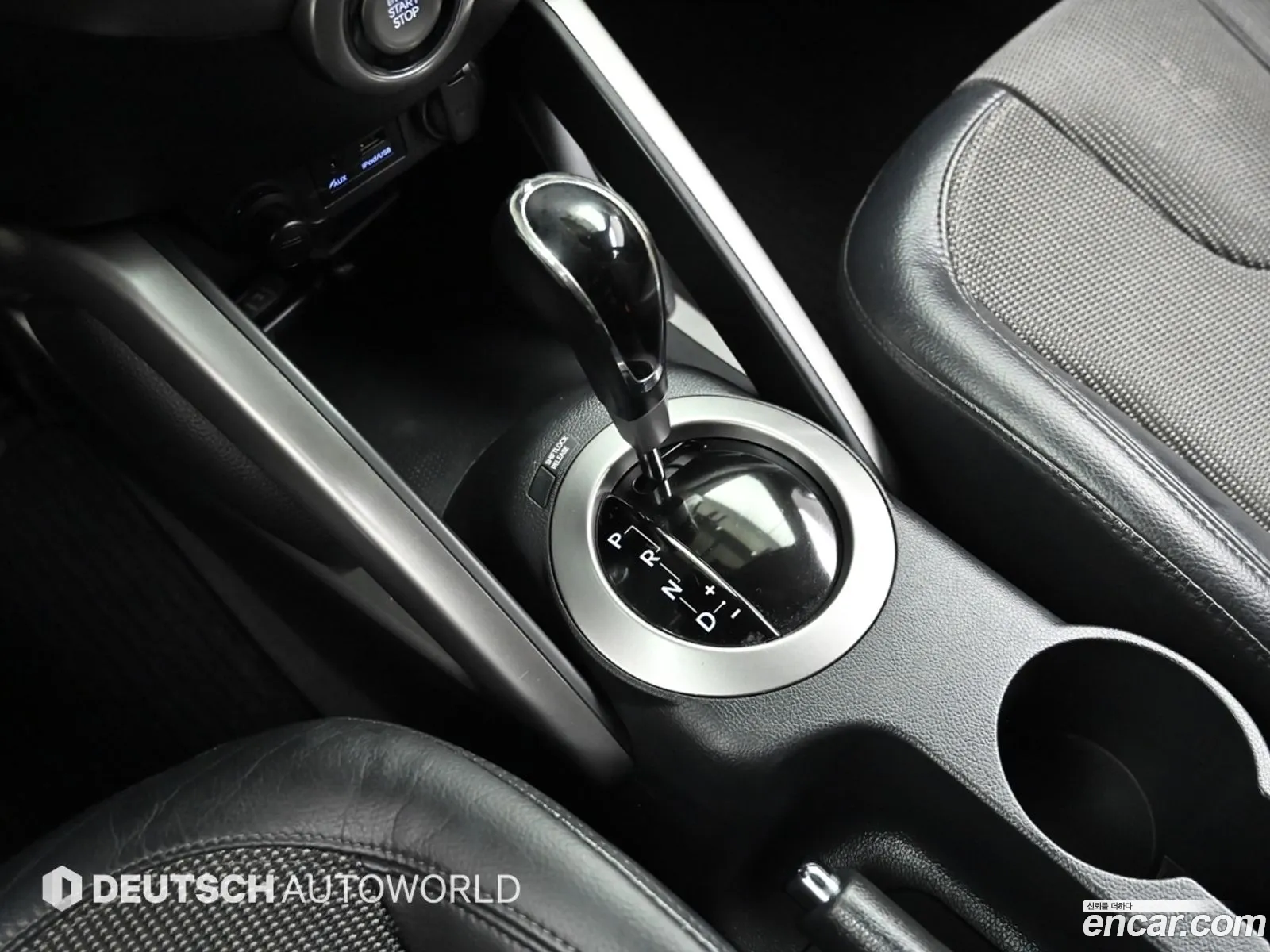 Hyundai Veloster 2011 — 8