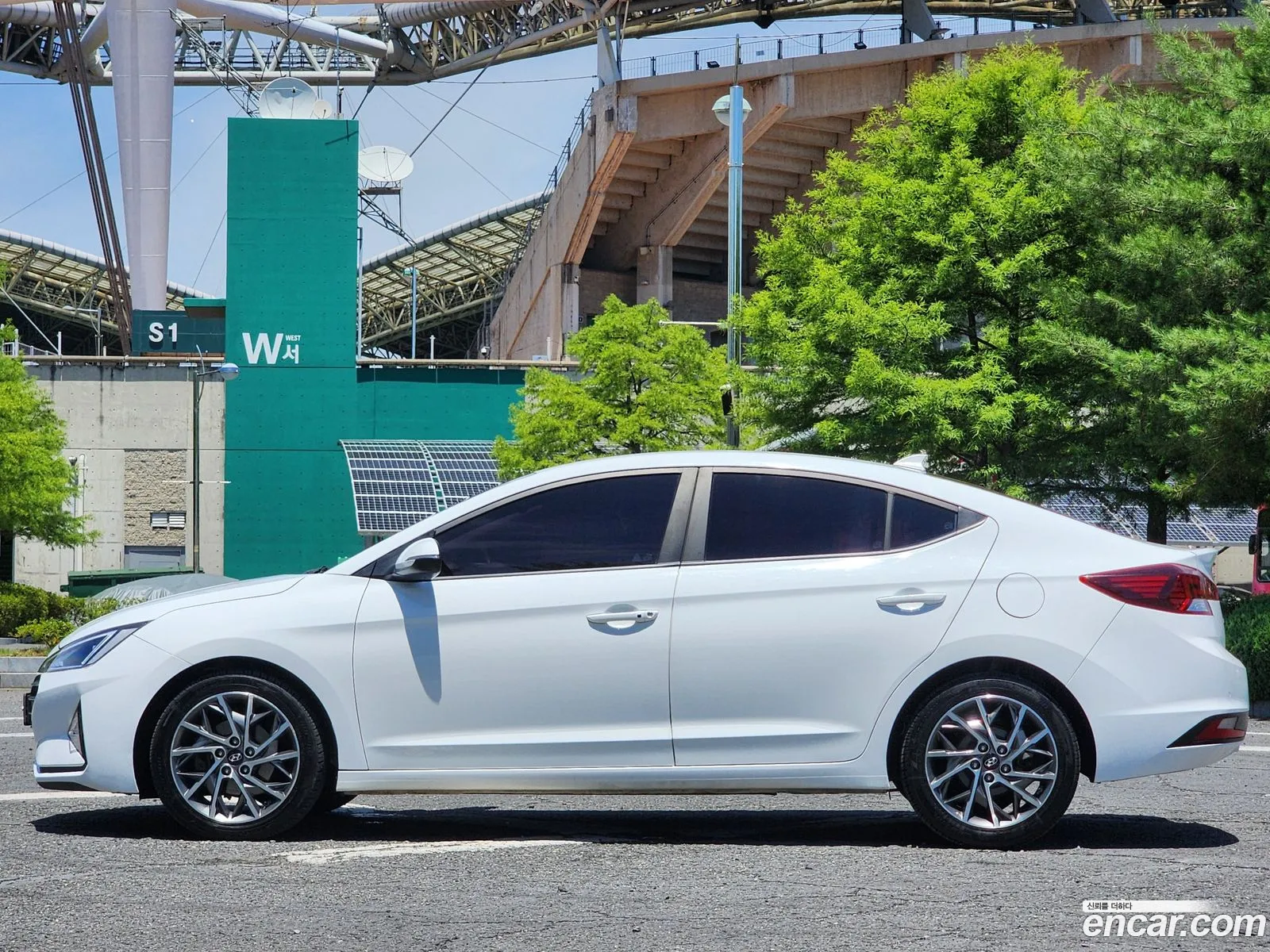 Hyundai Elantra AD 2019 — 2