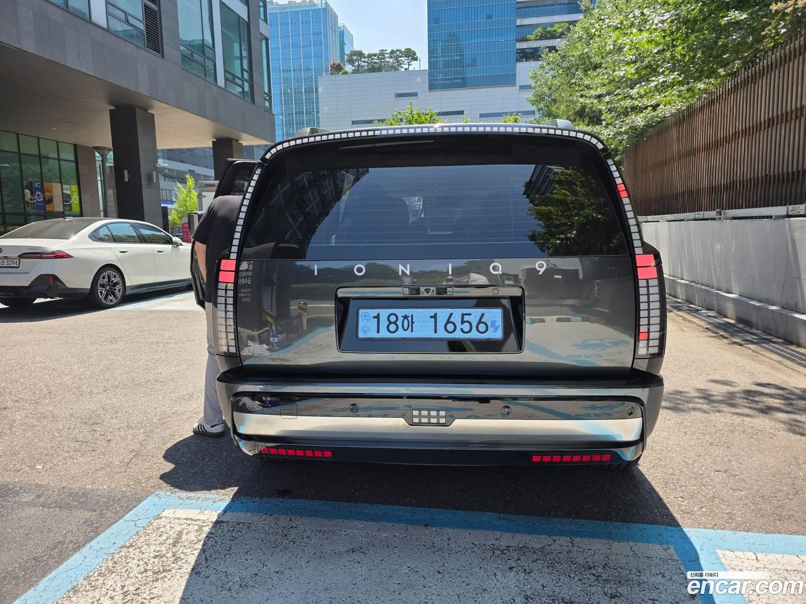 Hyundai Ioniq 9 2026 — 5