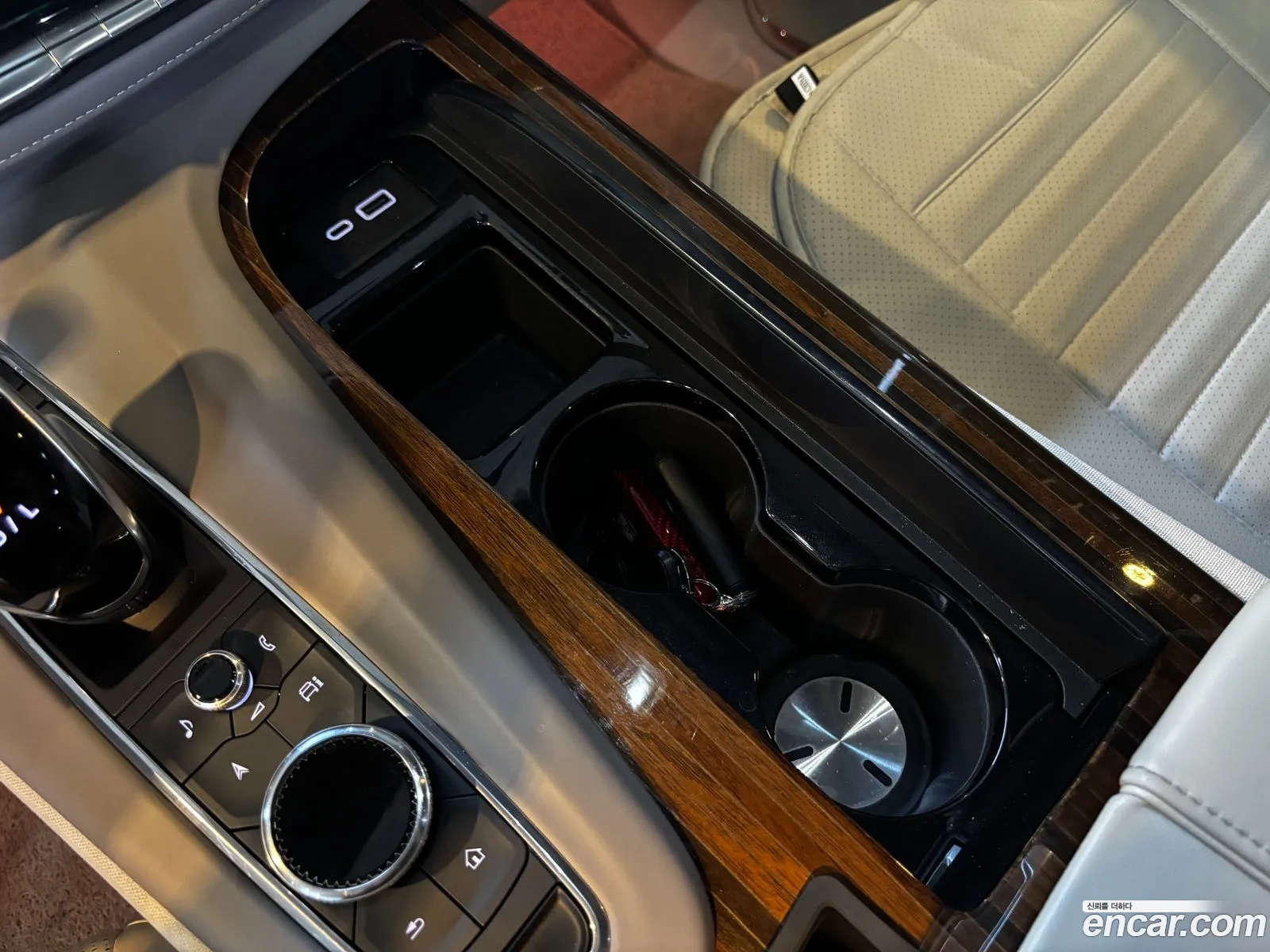 Cadillac Escalade 2021 — 17