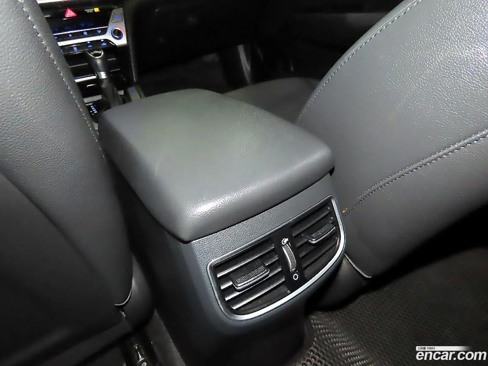 Hyundai Elantra AD 2016 — 15