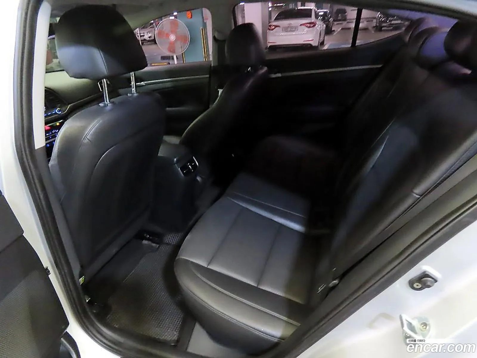 Hyundai Elantra AD 2016 — 16