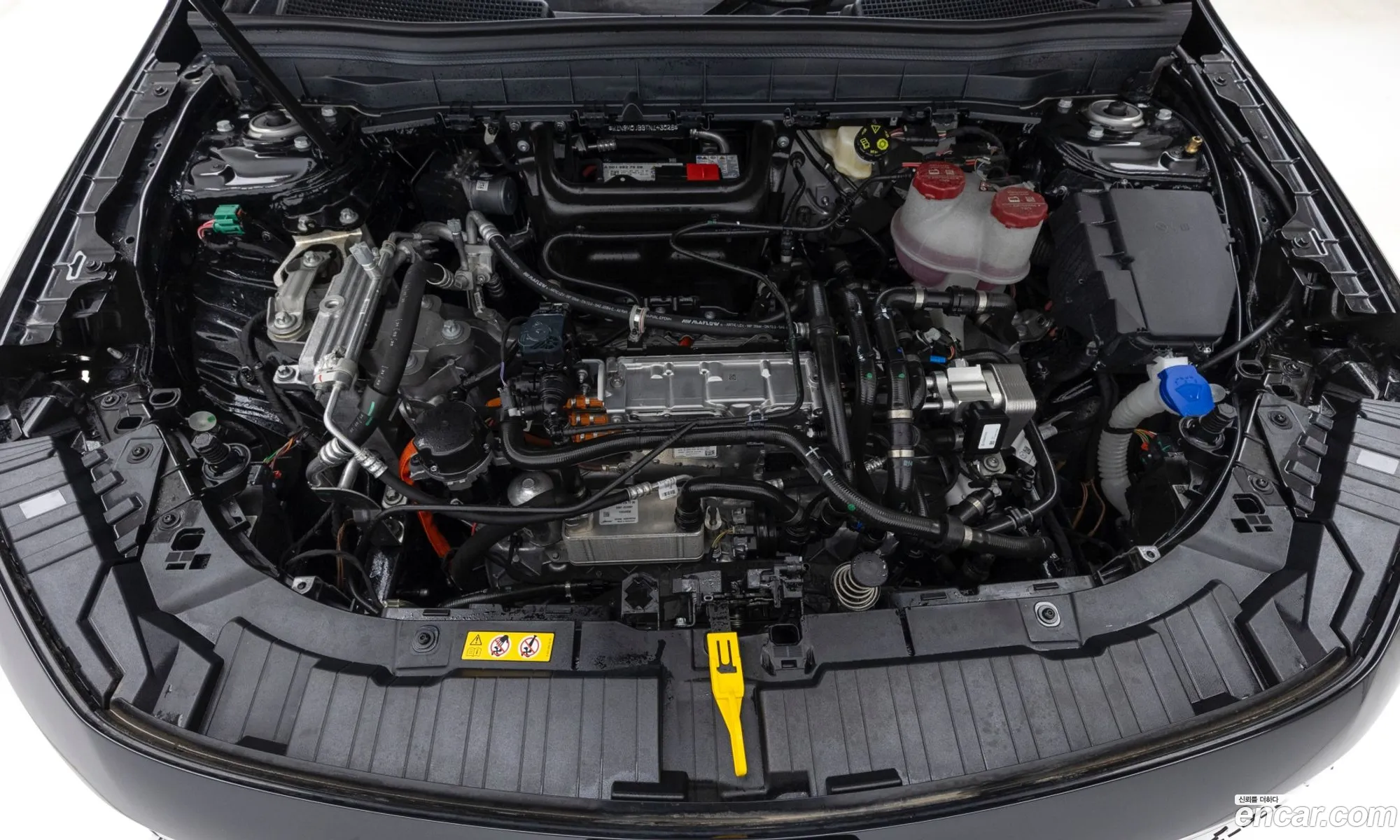 Mercedes-Benz EQB X243 2025 — 10