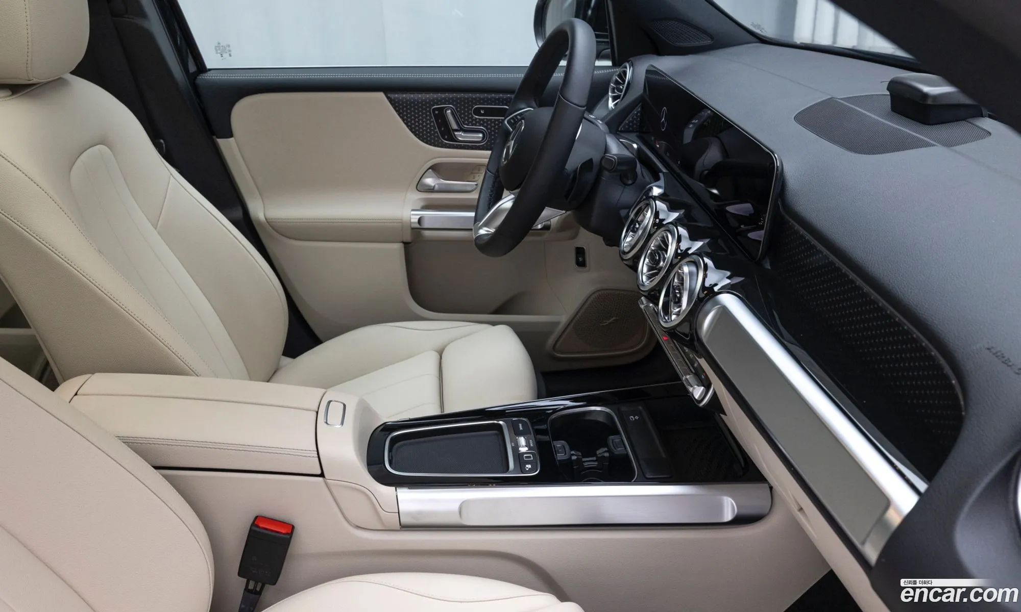 Mercedes-Benz EQB X243 2025 — 9