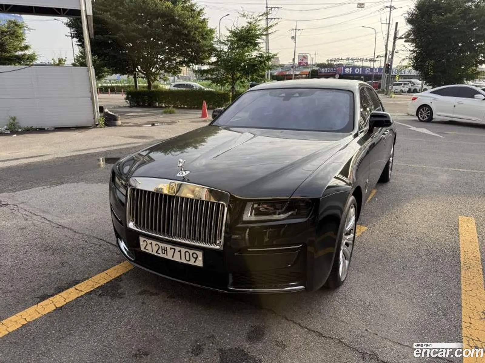 Rolls-Royce Ghost 2021 — 19