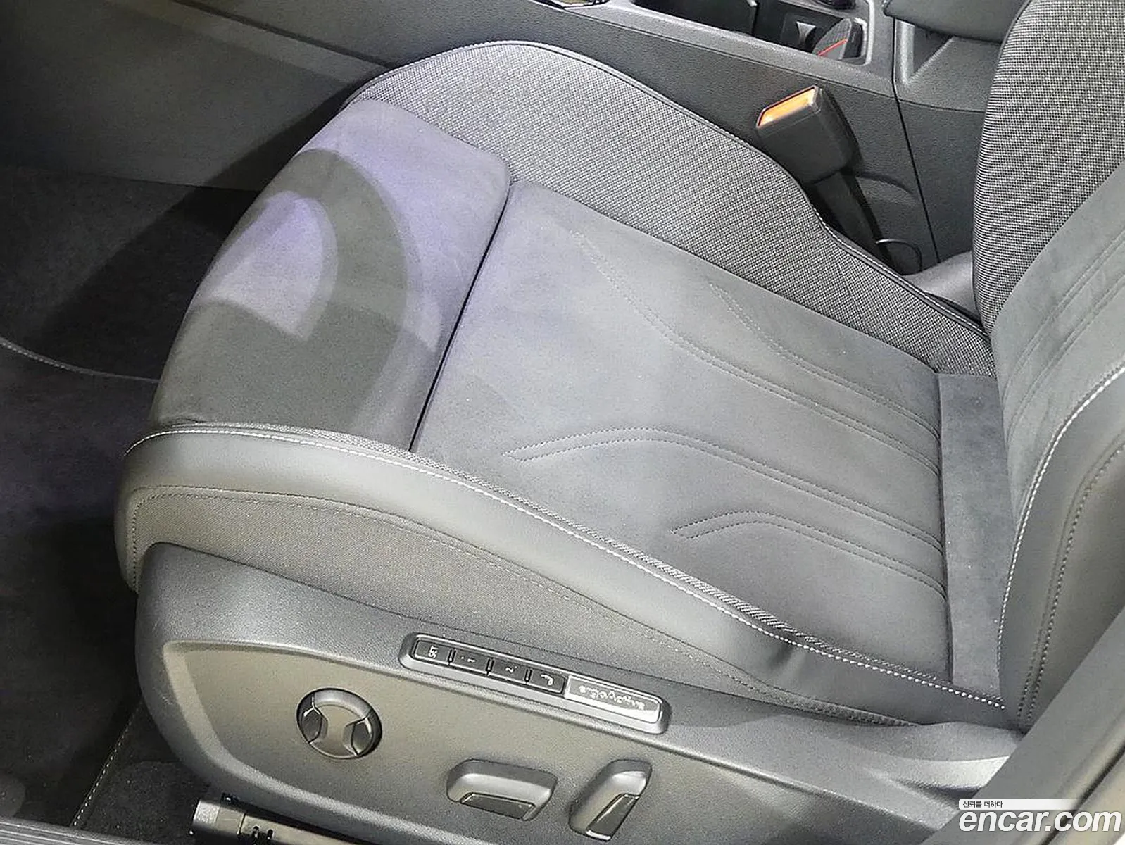 Volkswagen Golf 8th Gen 2026 — 9