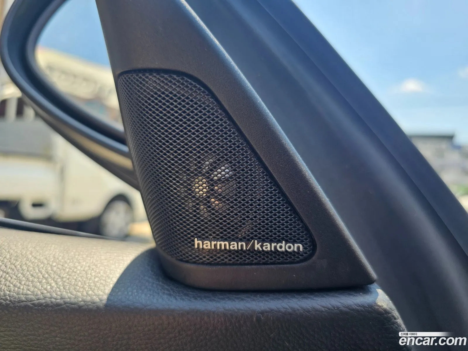 BMW 3 Series 2010 — 14