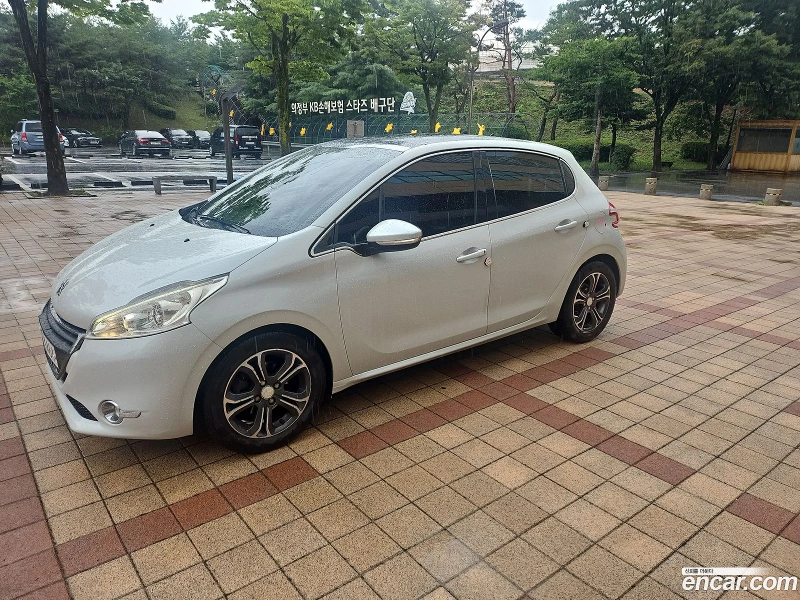 Peugeot 208 2014 — 9