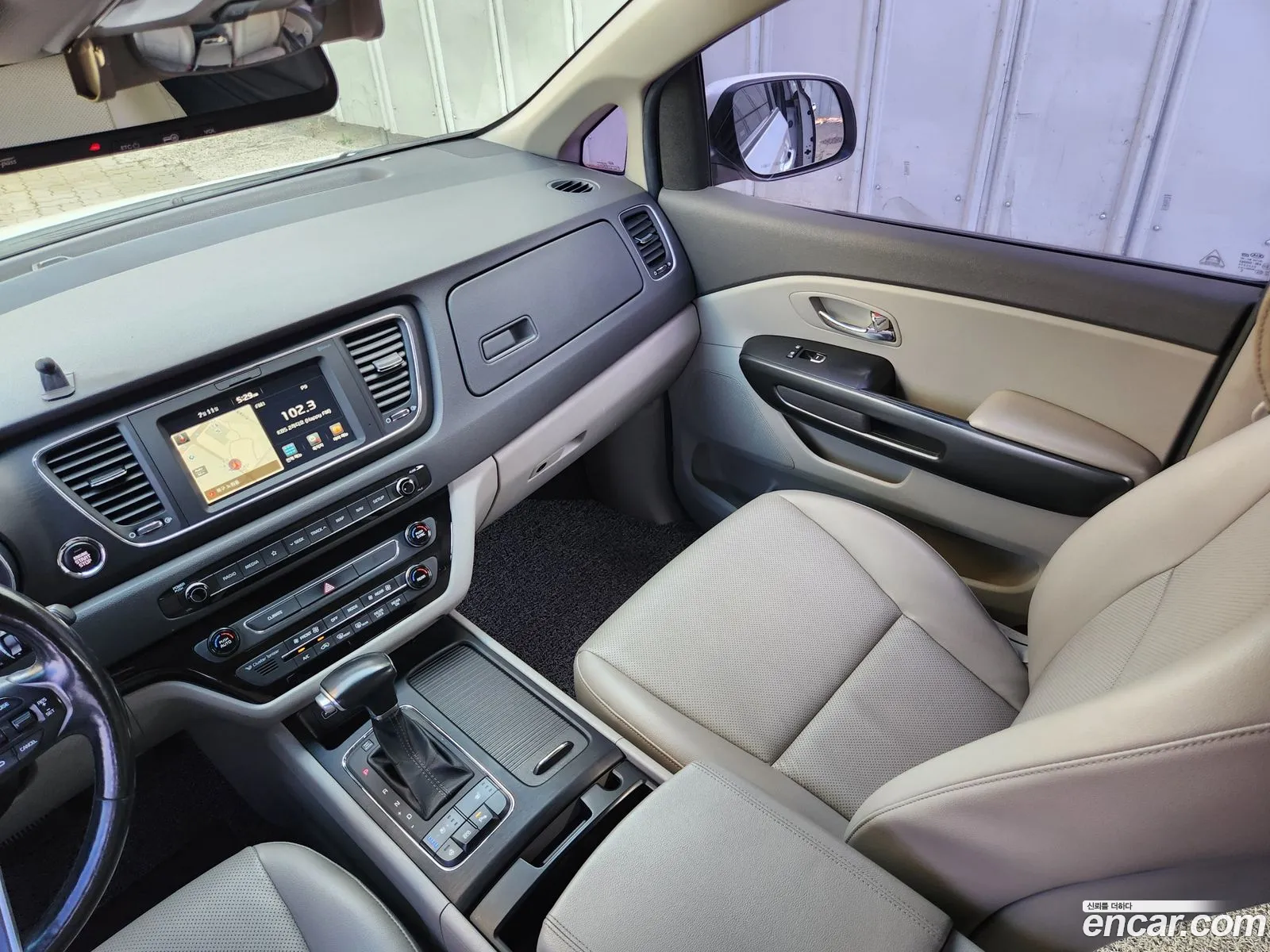 Kia Carnival 2017 — 2