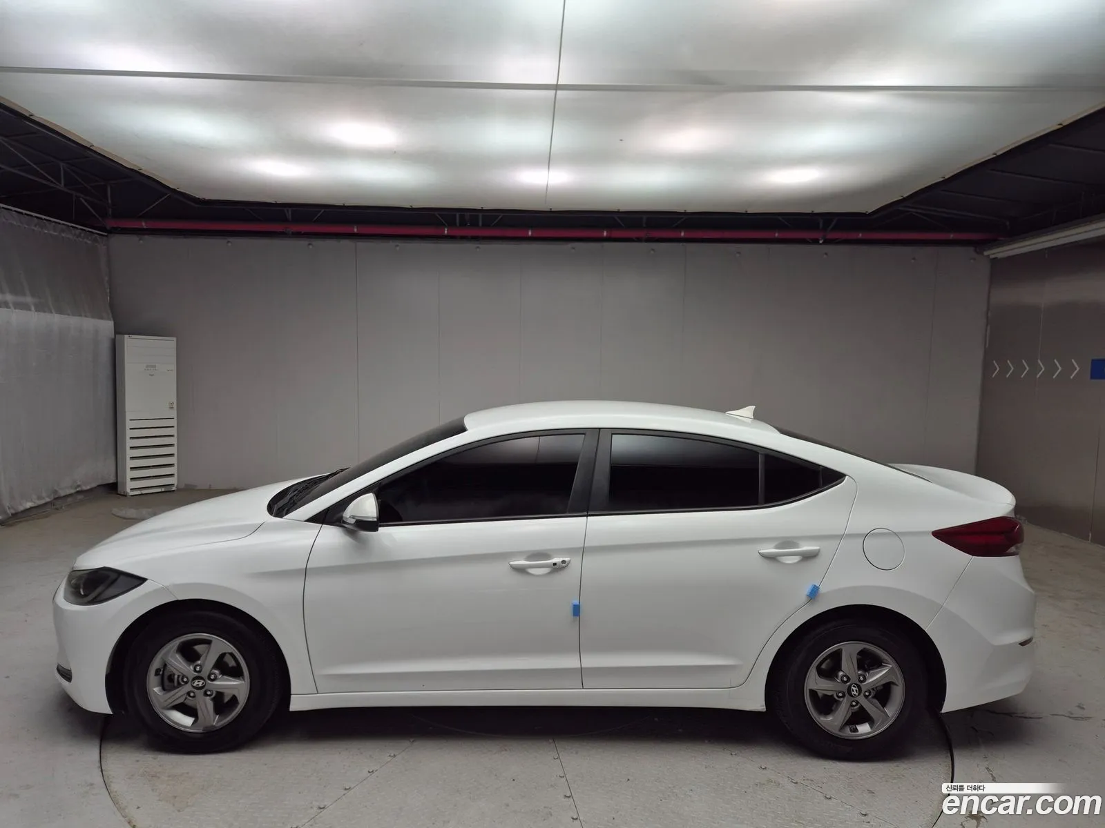 Hyundai Elantra AD 2016 — 19