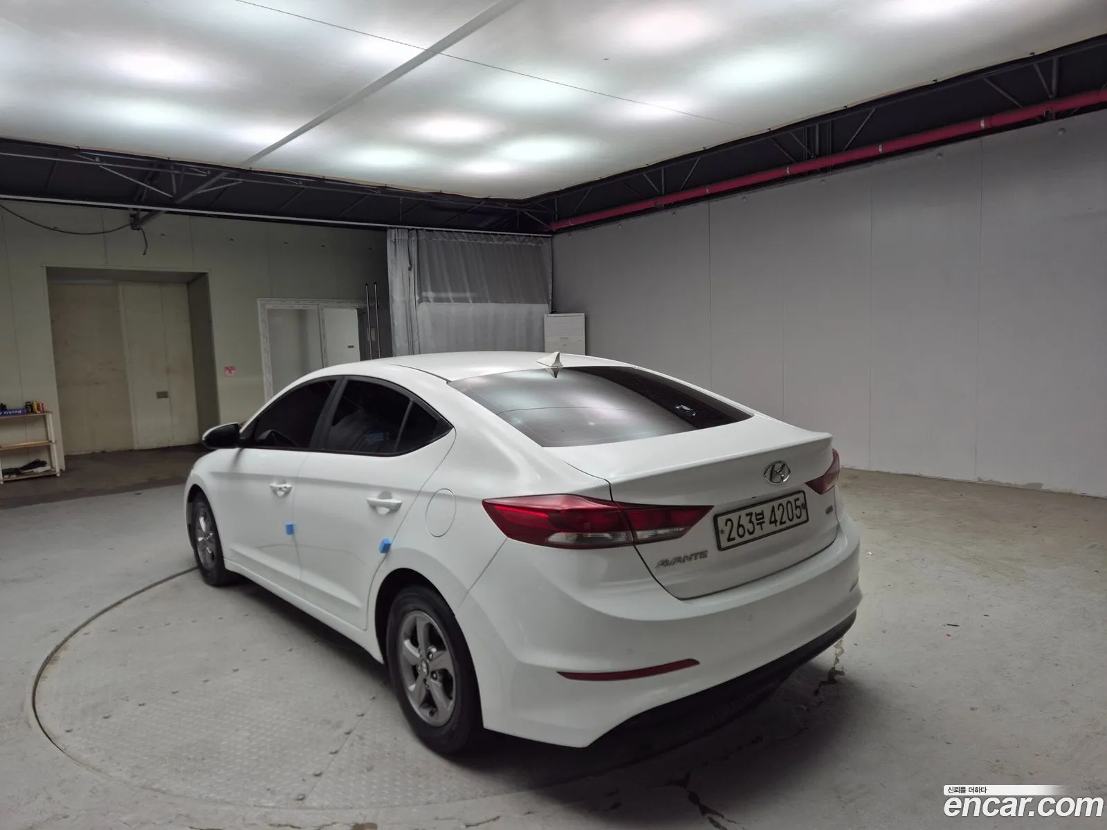 Hyundai Elantra AD 2016 — 11