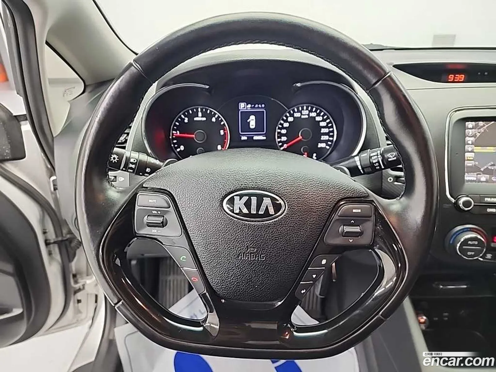 Kia K3 2016 — 2