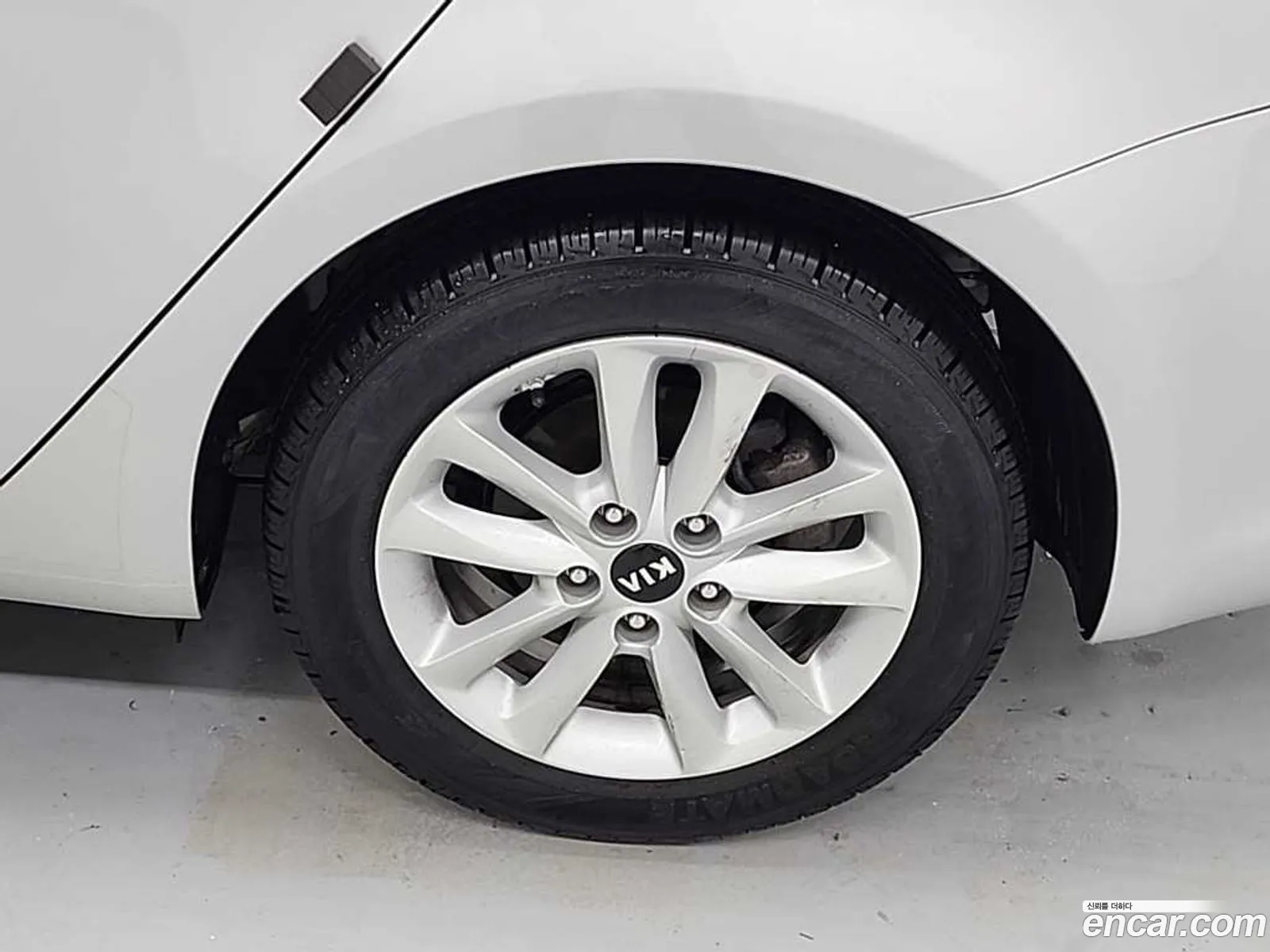 Kia K3 2016 — 13