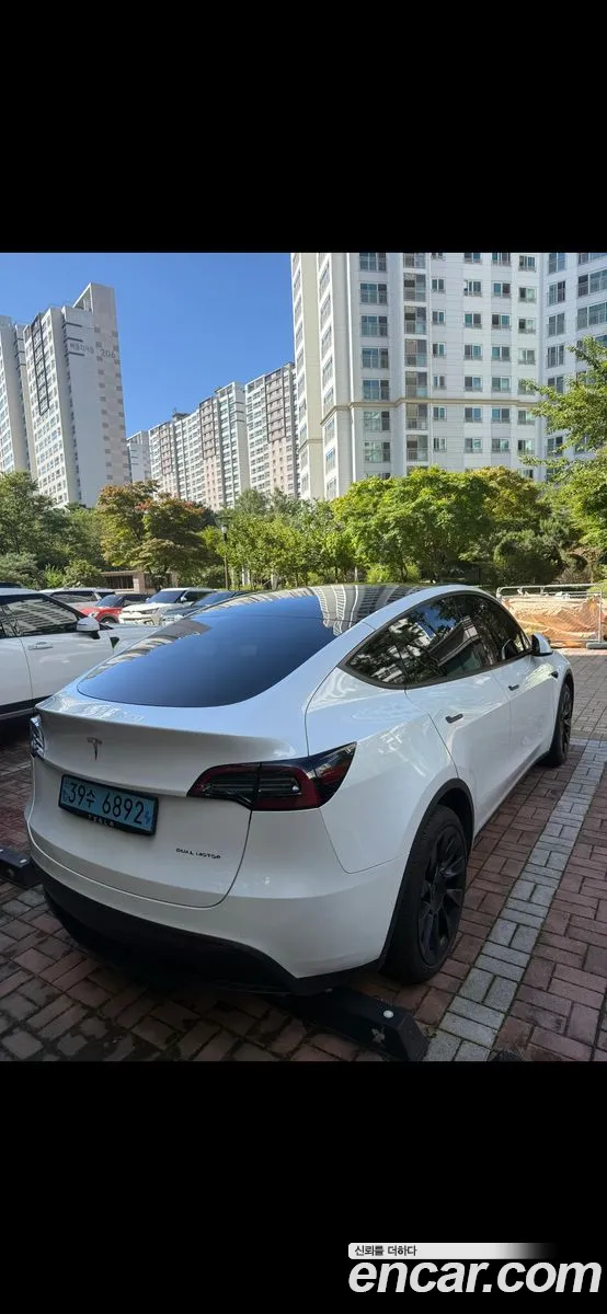 Tesla Model Y 2022 — 3