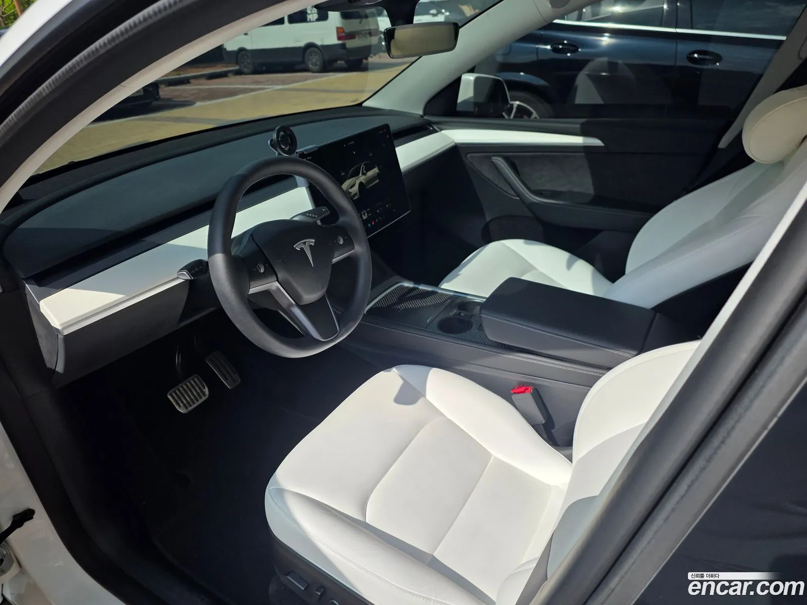 Tesla Model Y 2022 — 8