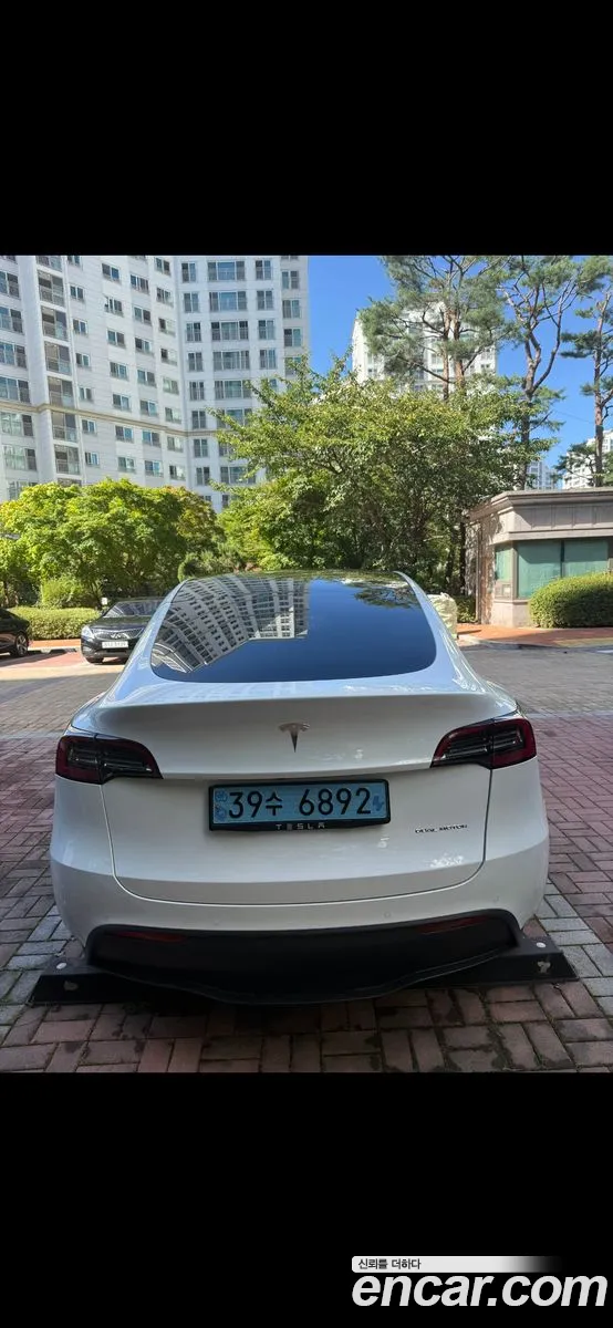 Tesla Model Y 2022 — 5