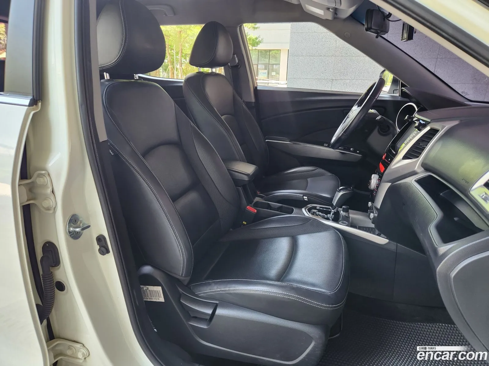 KG Mobility (SsangYong) Tivoli 2015 — 8
