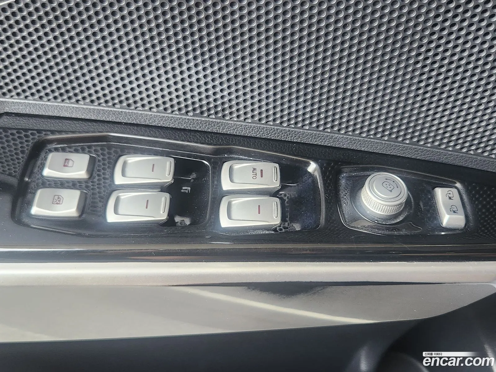 KG Mobility (SsangYong) Tivoli 2015 — 11