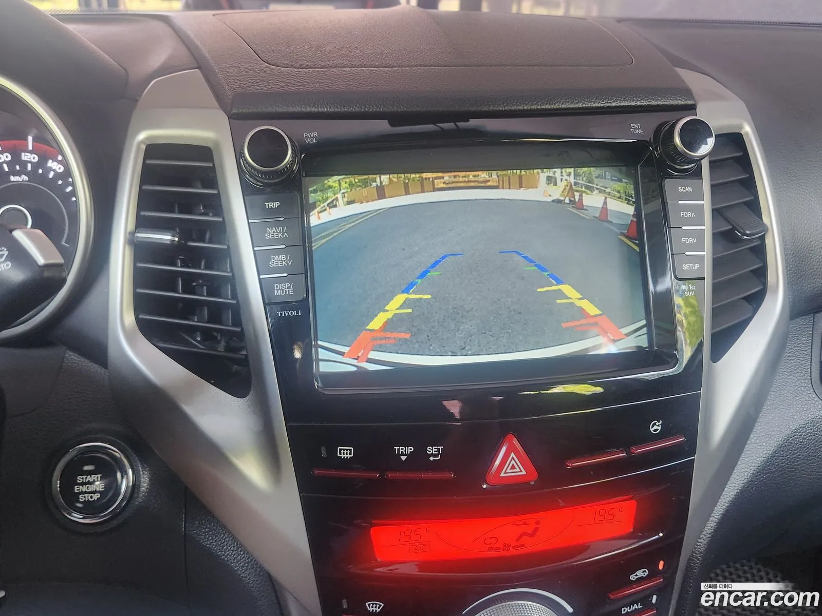 KG Mobility (SsangYong) Tivoli 2015 — 17