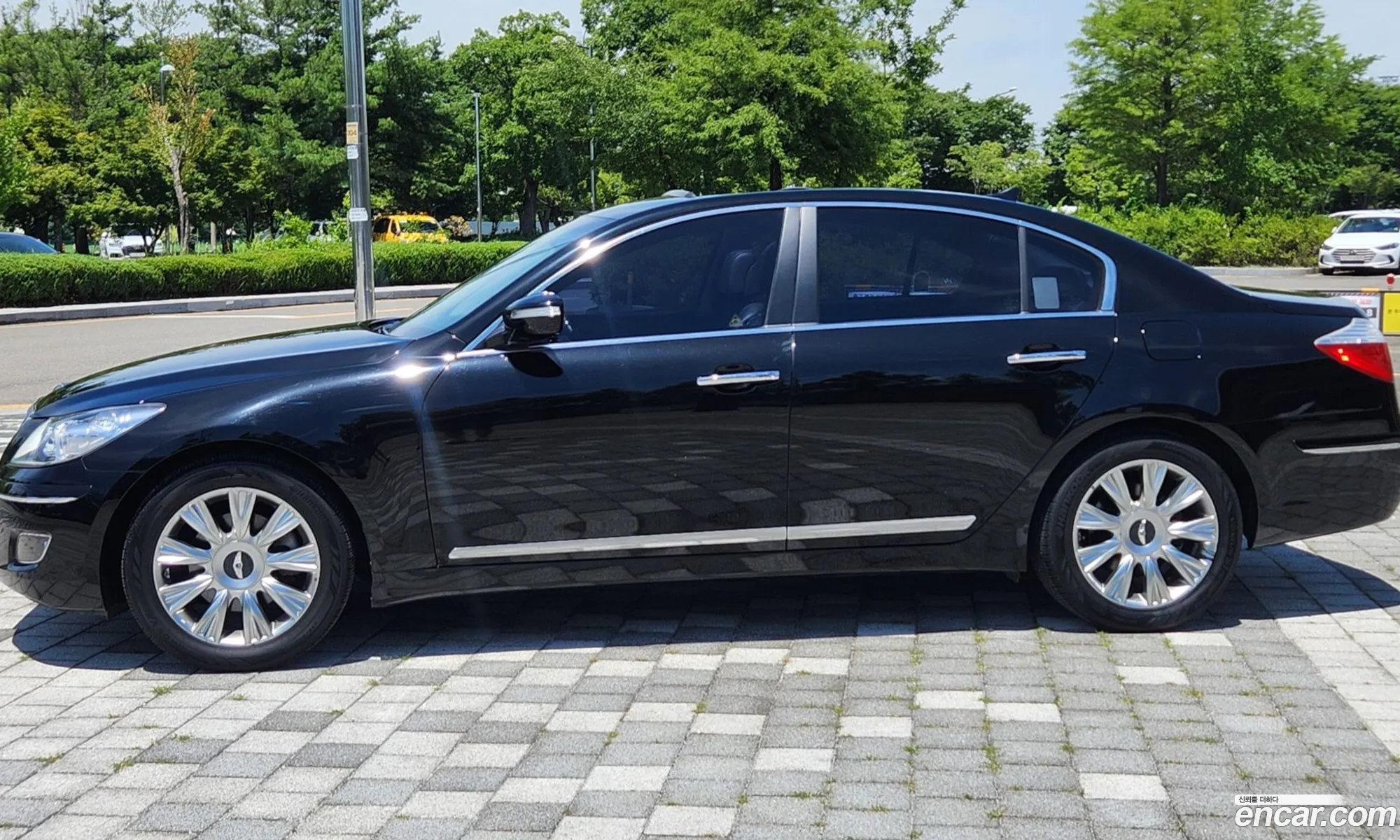 Hyundai Genesis 2008 — 19