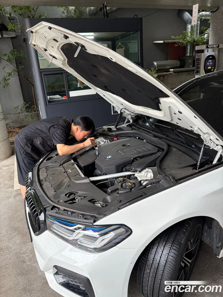 BMW 5 Series 2023 — 9