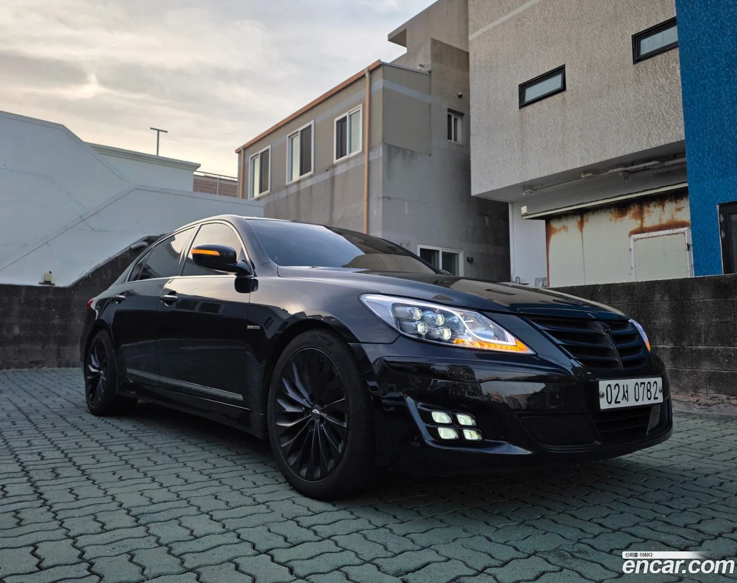Hyundai Genesis 2011 — 3