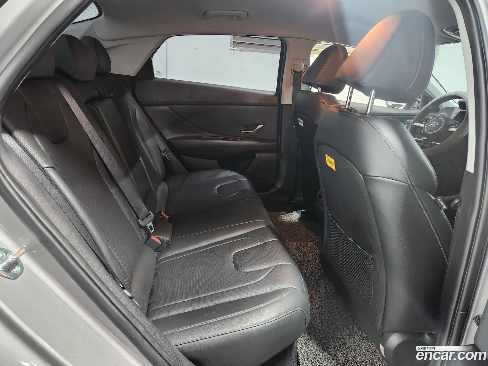 Hyundai Elantra Hybrid 2022 — 19