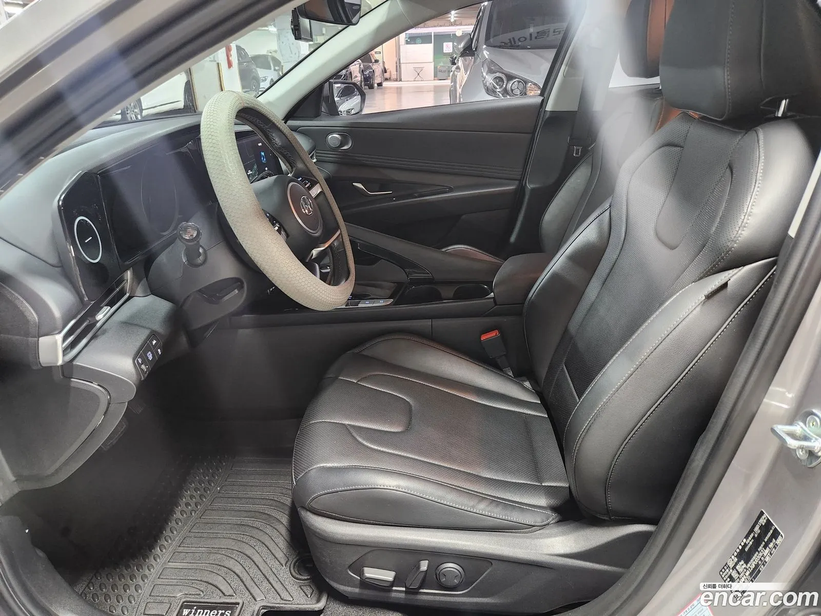 Hyundai Elantra Hybrid 2022 — 4