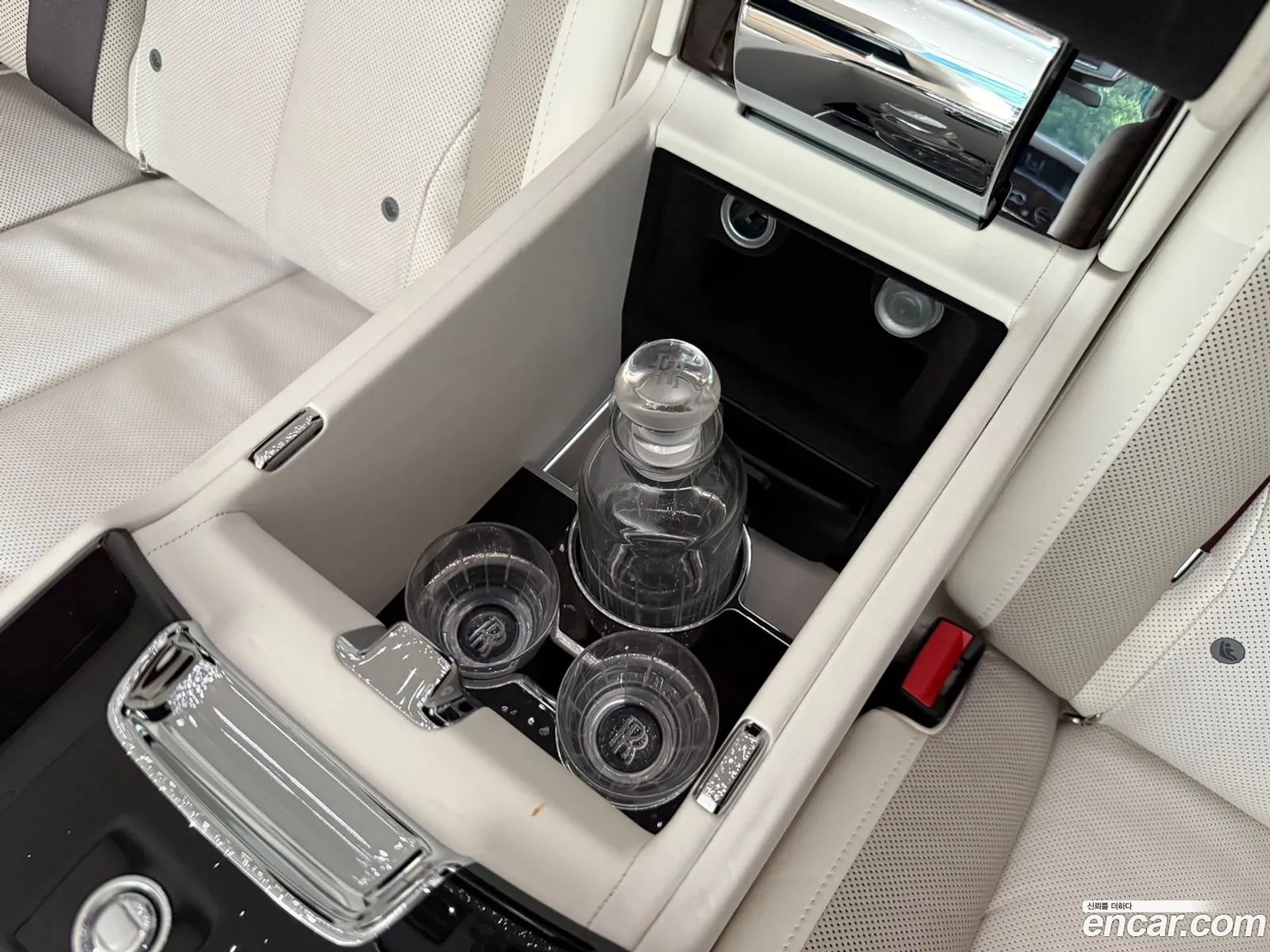 Rolls-Royce Phantom 2023 — 17