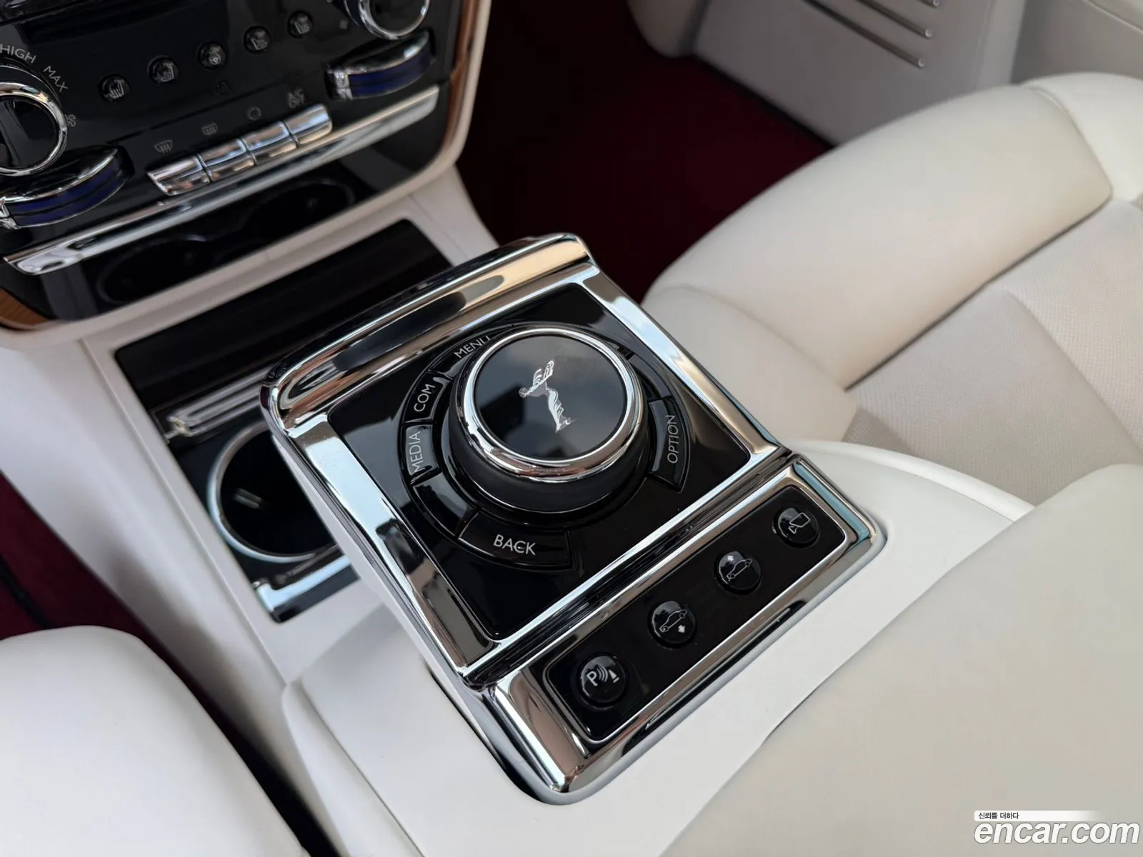 Rolls-Royce Phantom 2023 — 14
