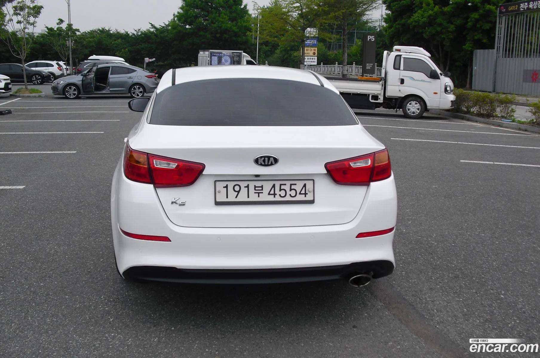 Kia K5 2015 — 2