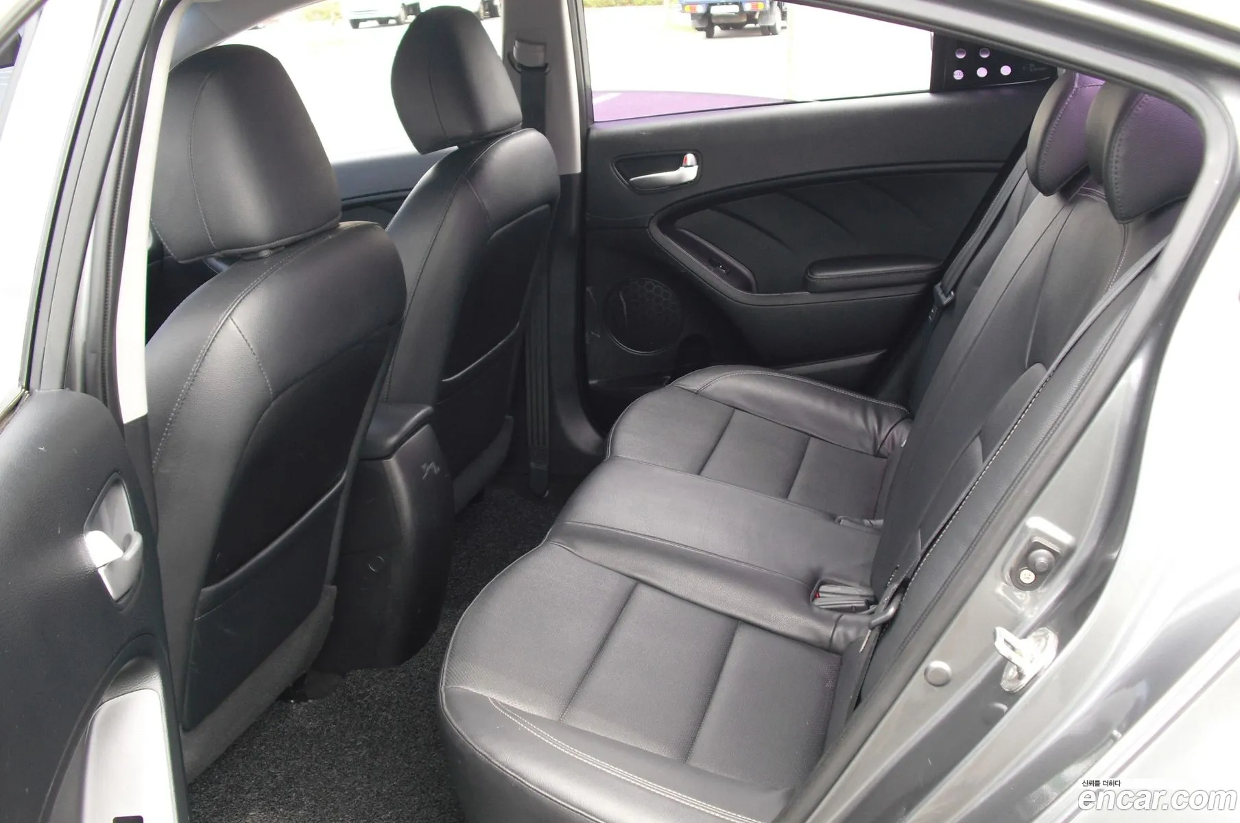 Kia K3 2015 — 9