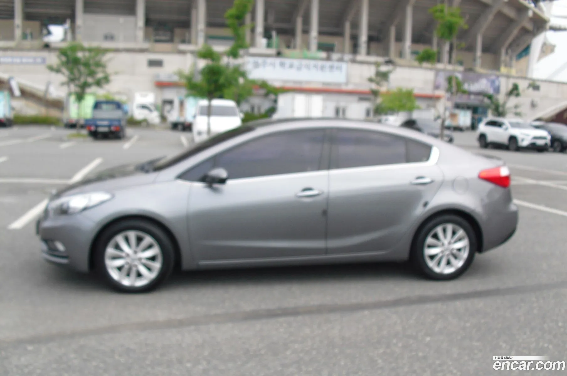 Kia K3 2015 — 16