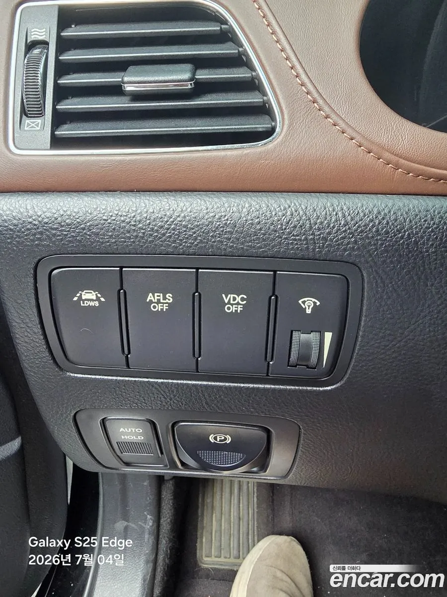 Hyundai Genesis 2010 — 5
