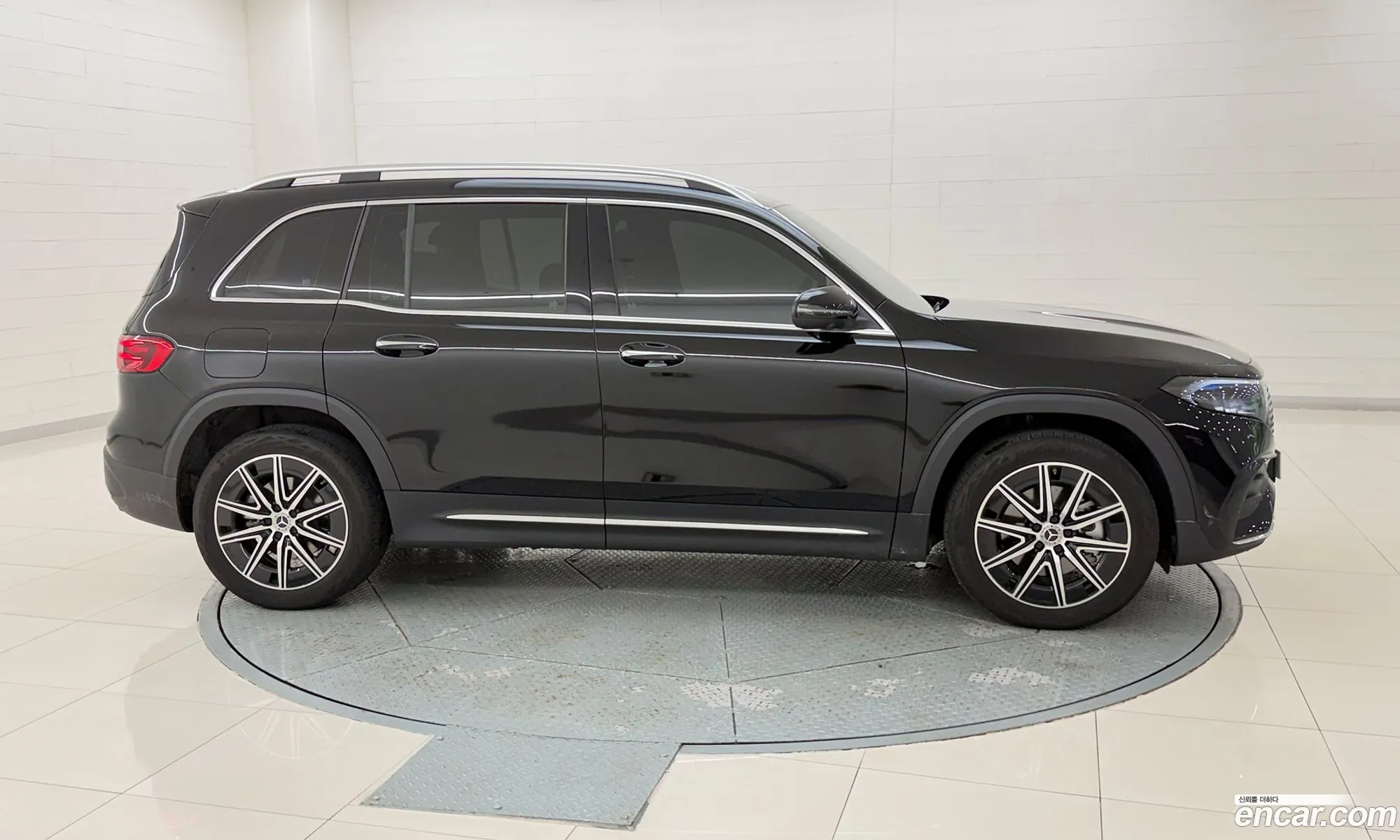 Mercedes-Benz EQB X243 2025 — 5