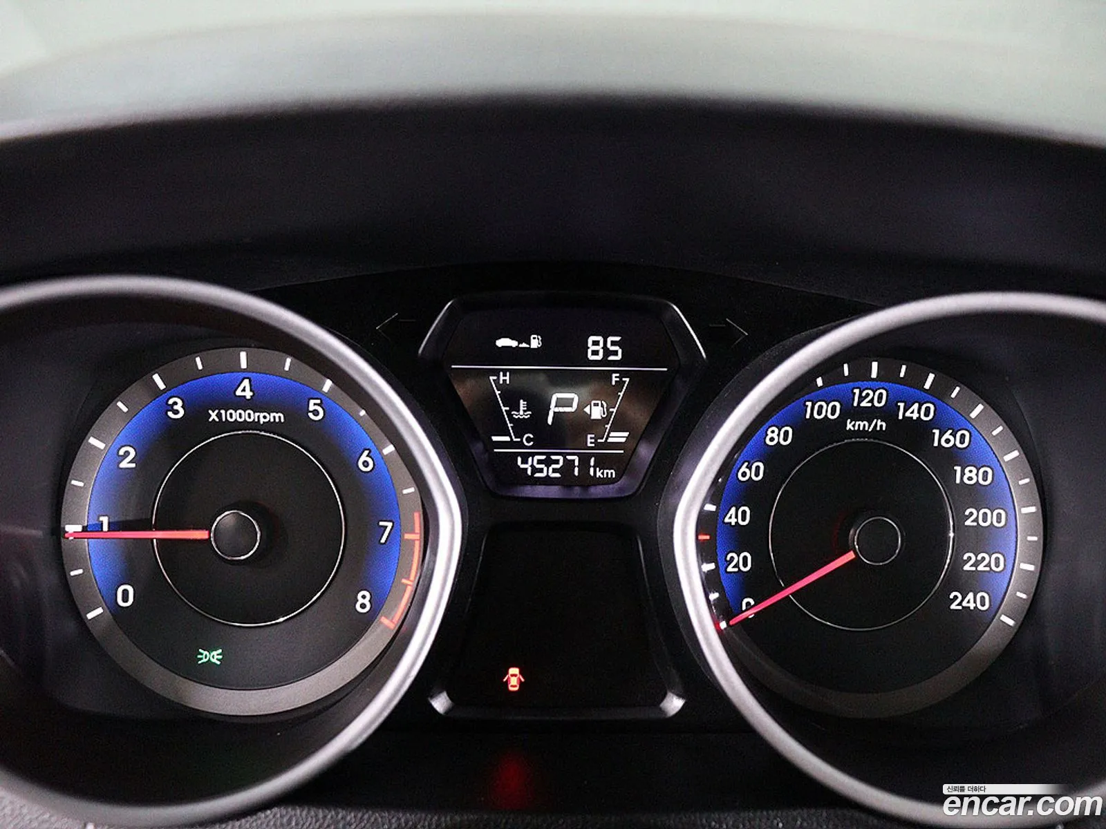 Hyundai Elantra 2015 — 12