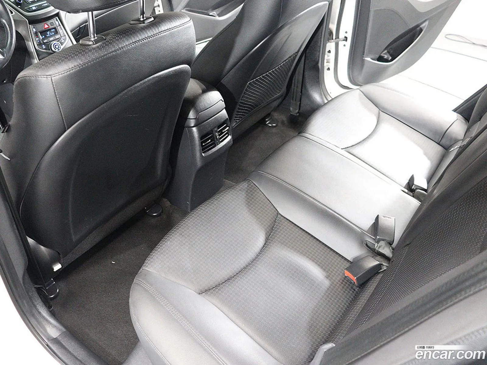 Hyundai Elantra 2015 — 18