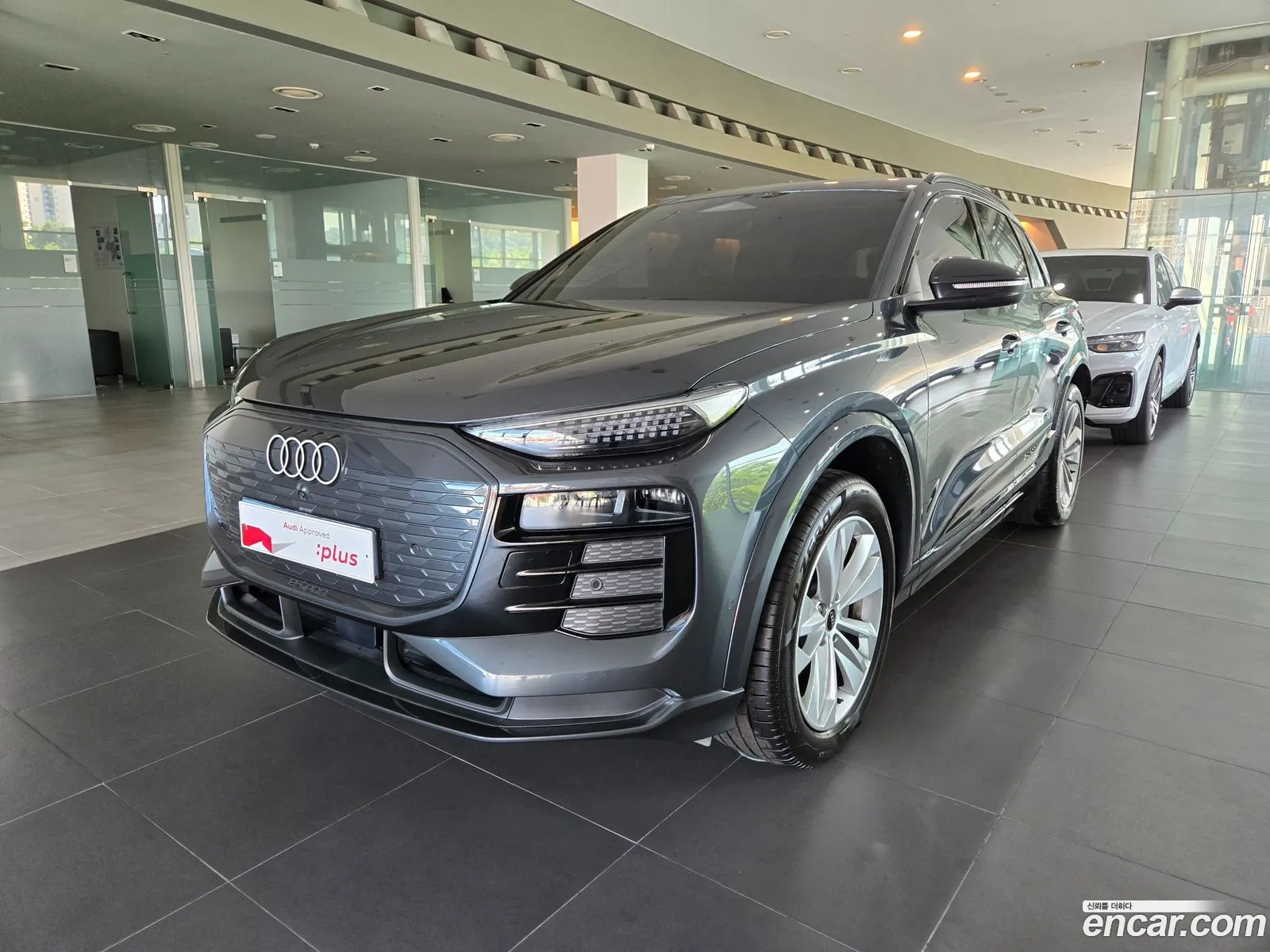 Audi Q6 e-tron 2025 — 17