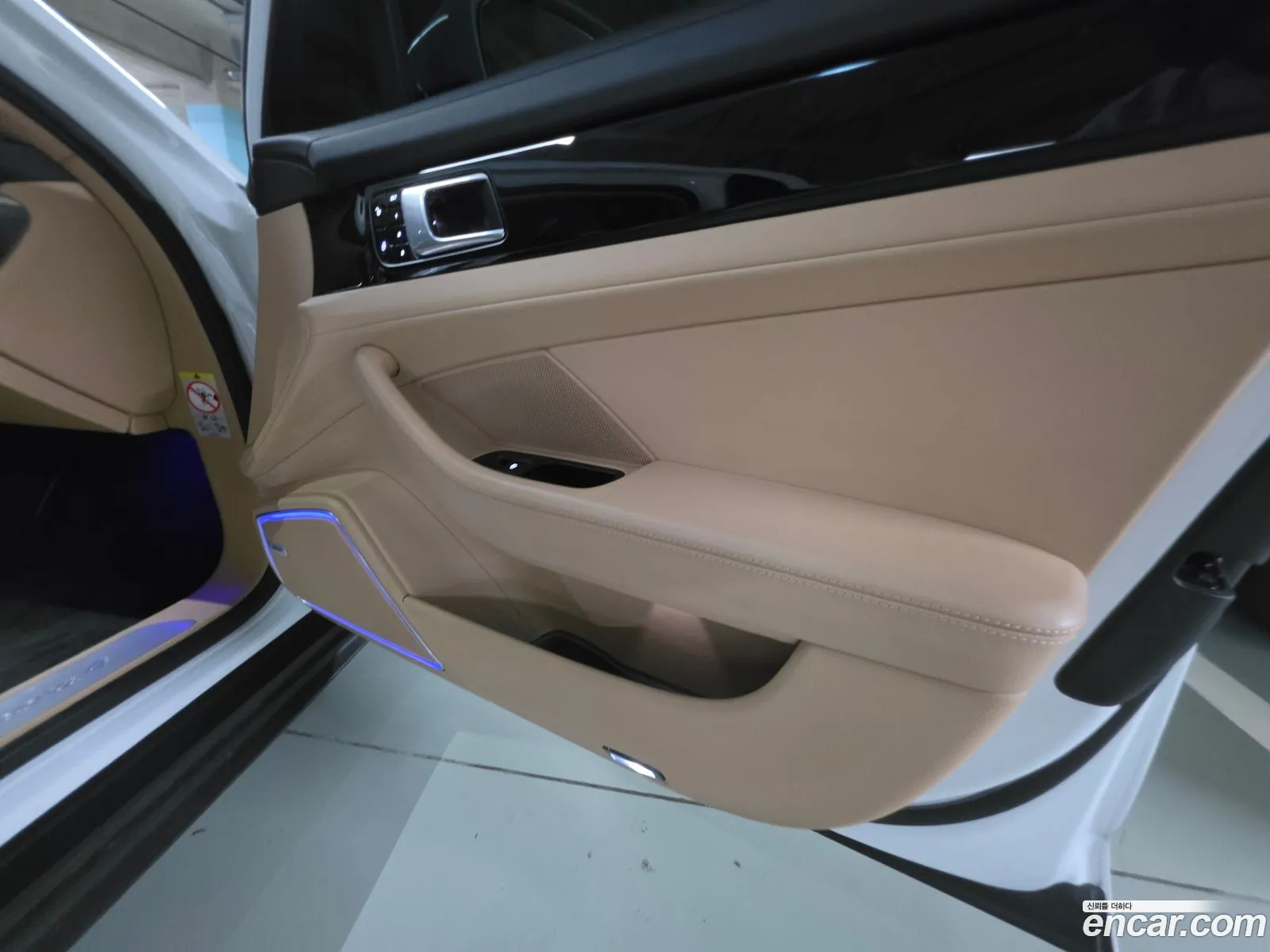 Porsche Panamera 2018 — 2