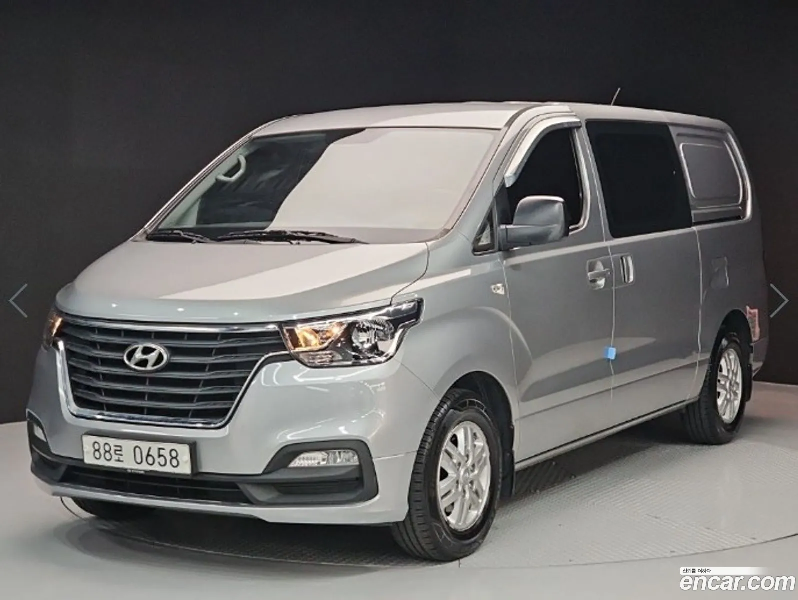 Hyundai Grand Starex 2018 — 12