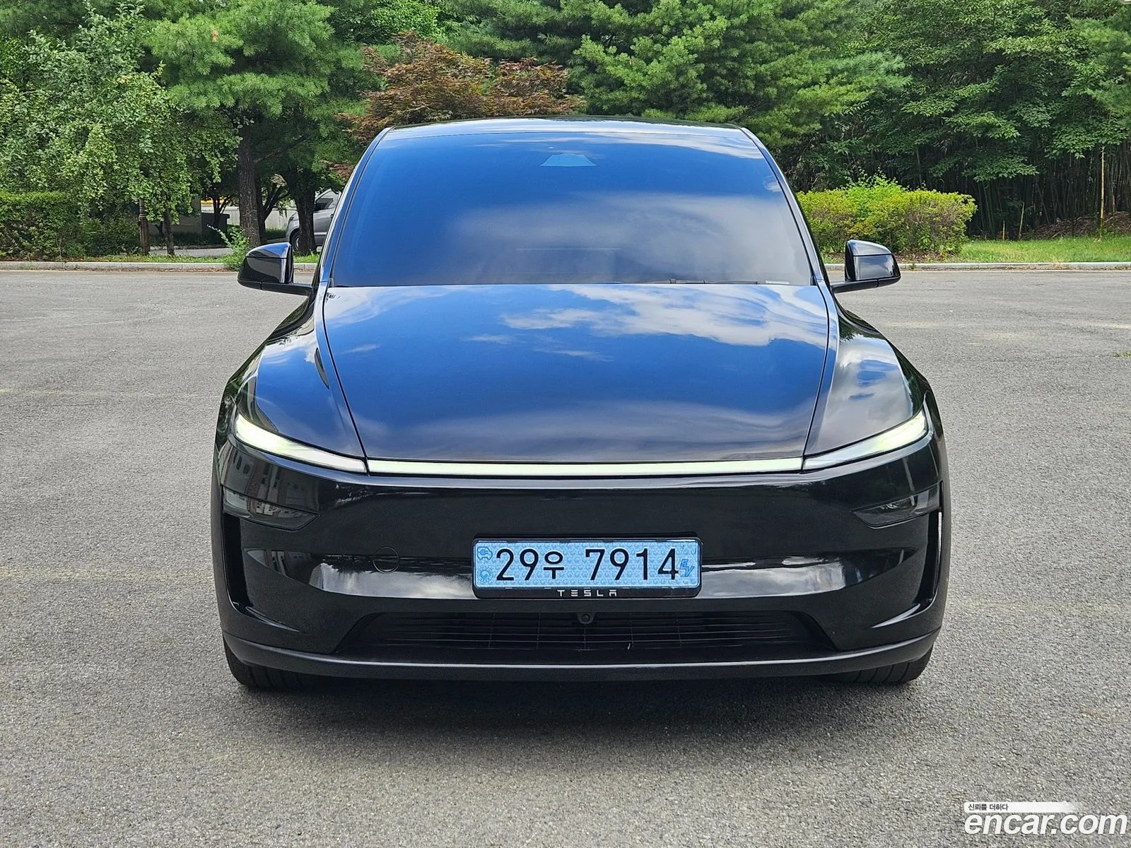 Tesla Model Y 2025 — 16