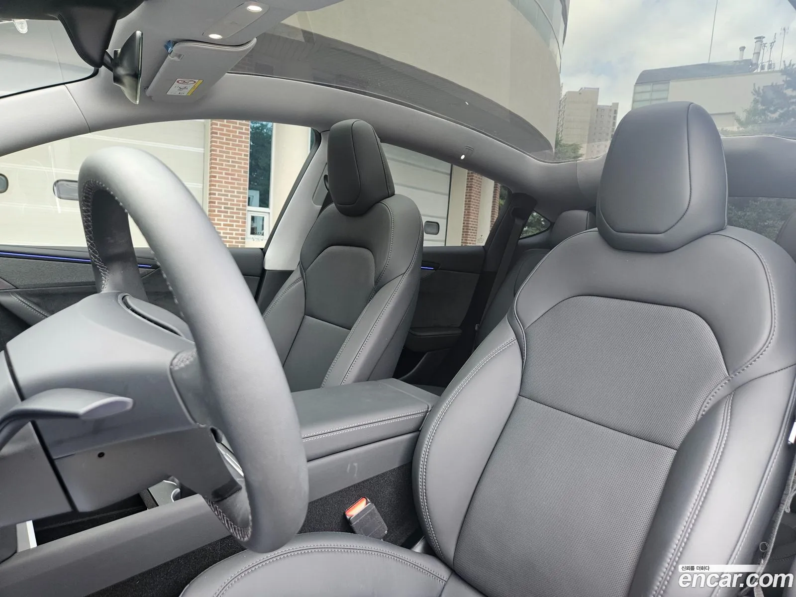 Tesla Model Y 2025 — 12