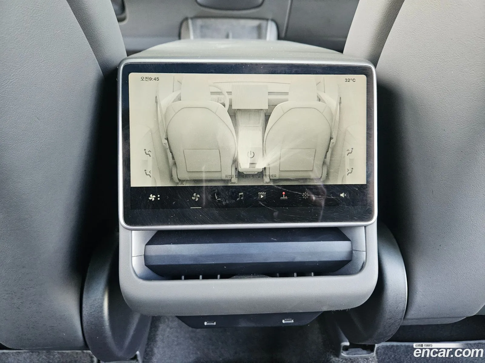 Tesla Model Y 2025 — 9