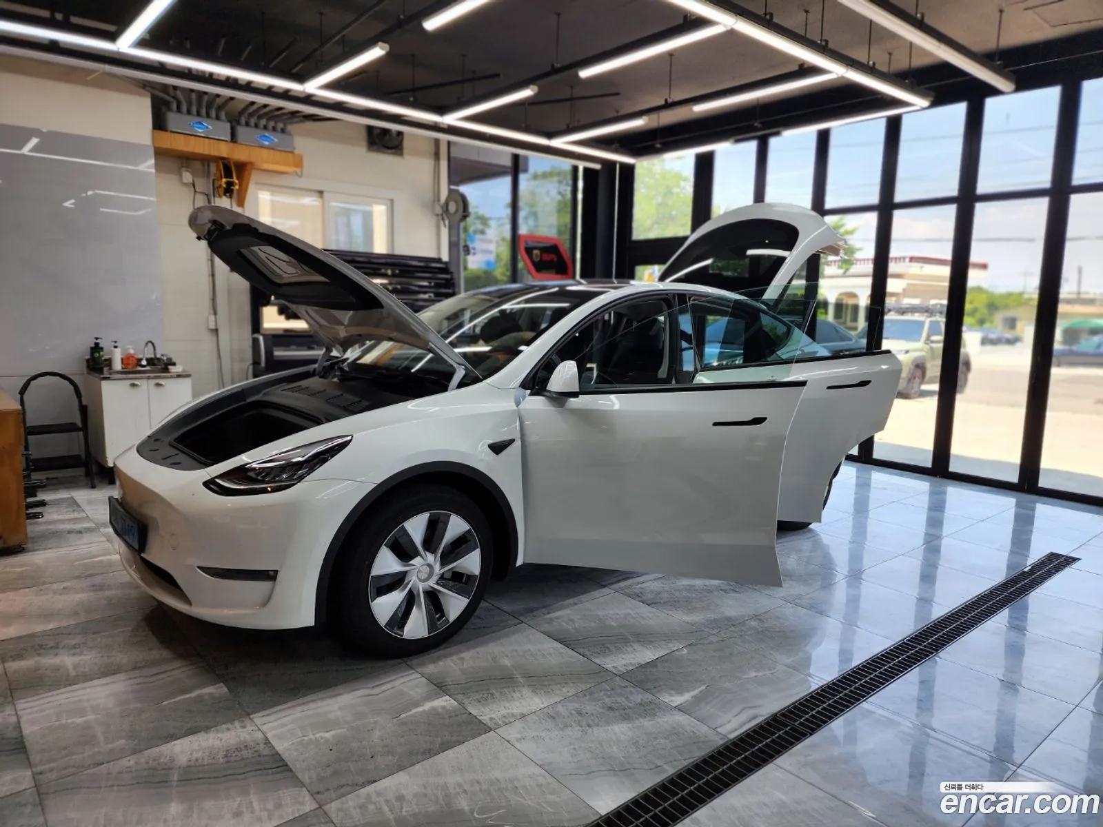 Tesla Model Y 2022 — 3