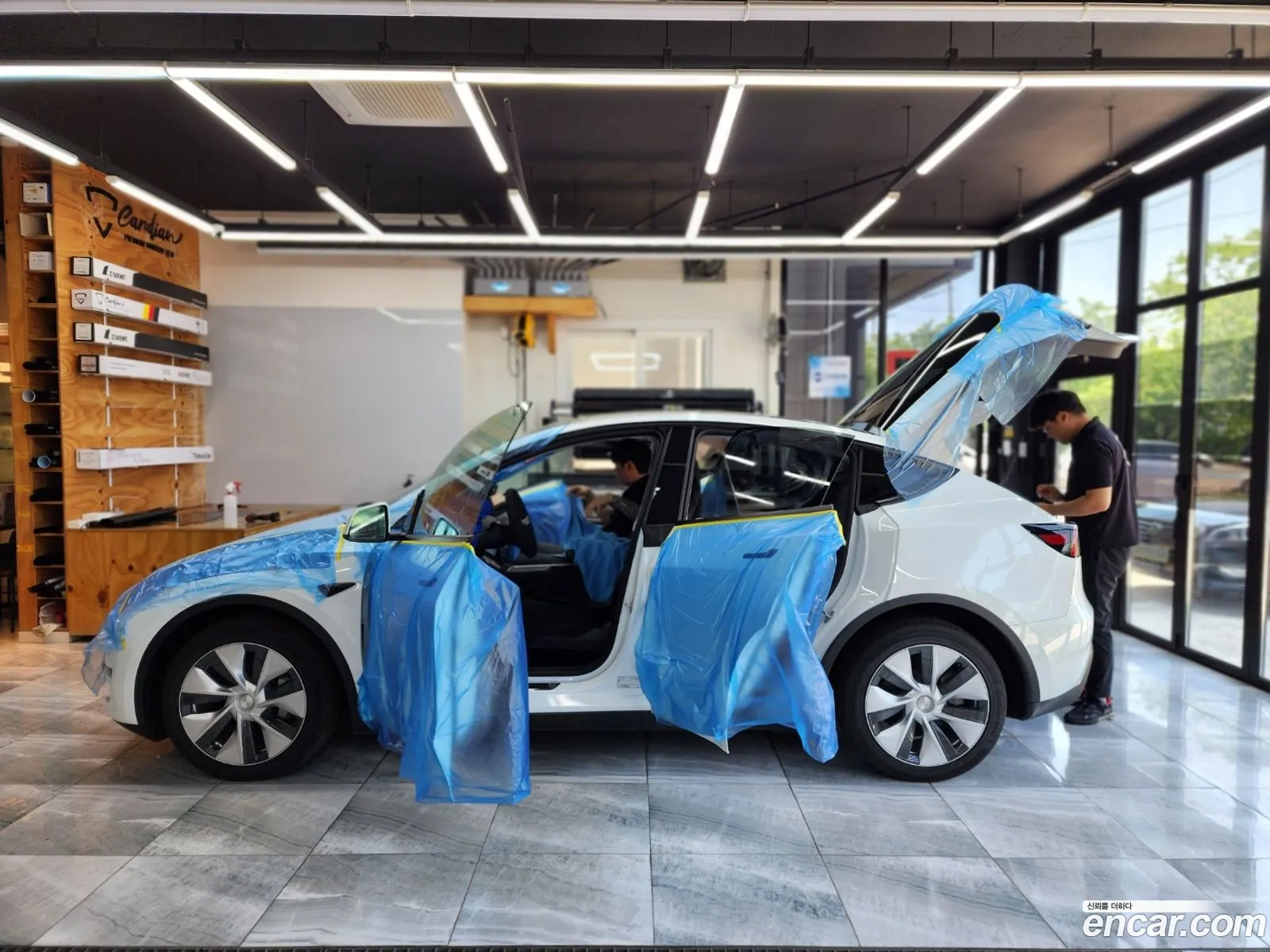 Tesla Model Y 2022 — 15