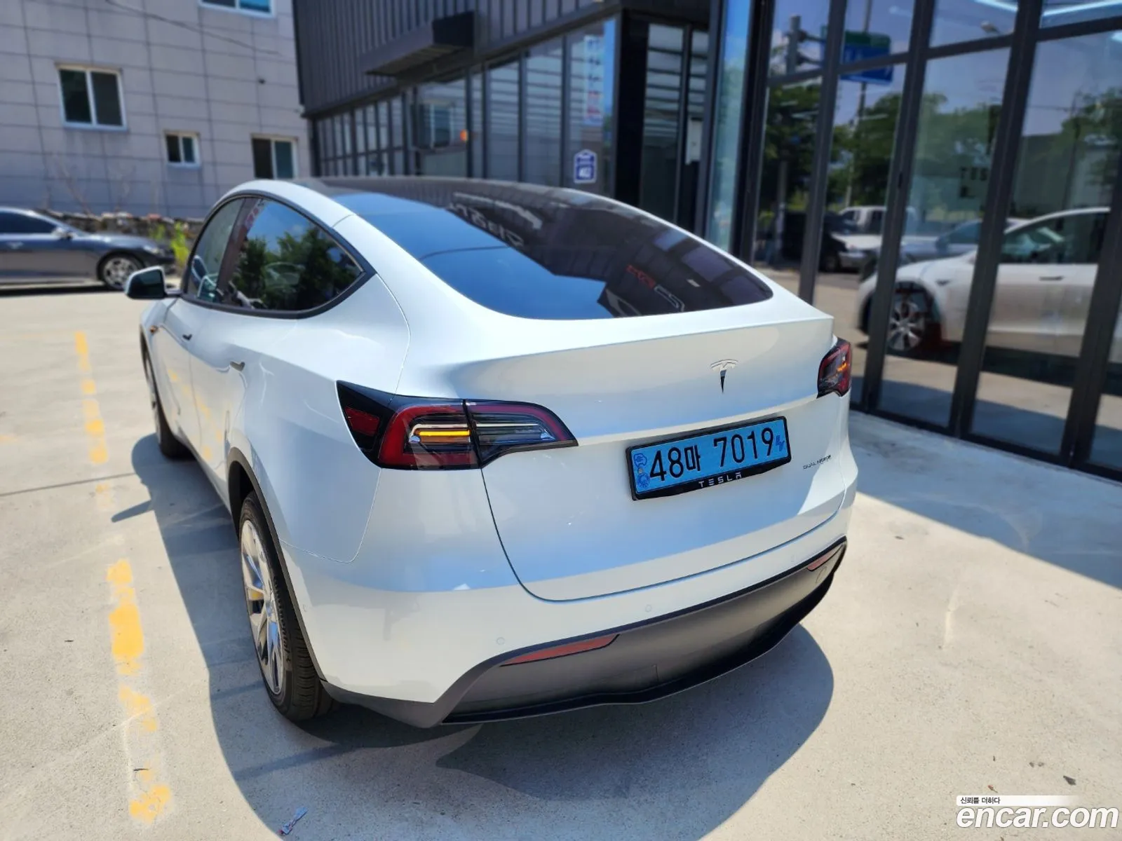 Tesla Model Y 2022 — 8